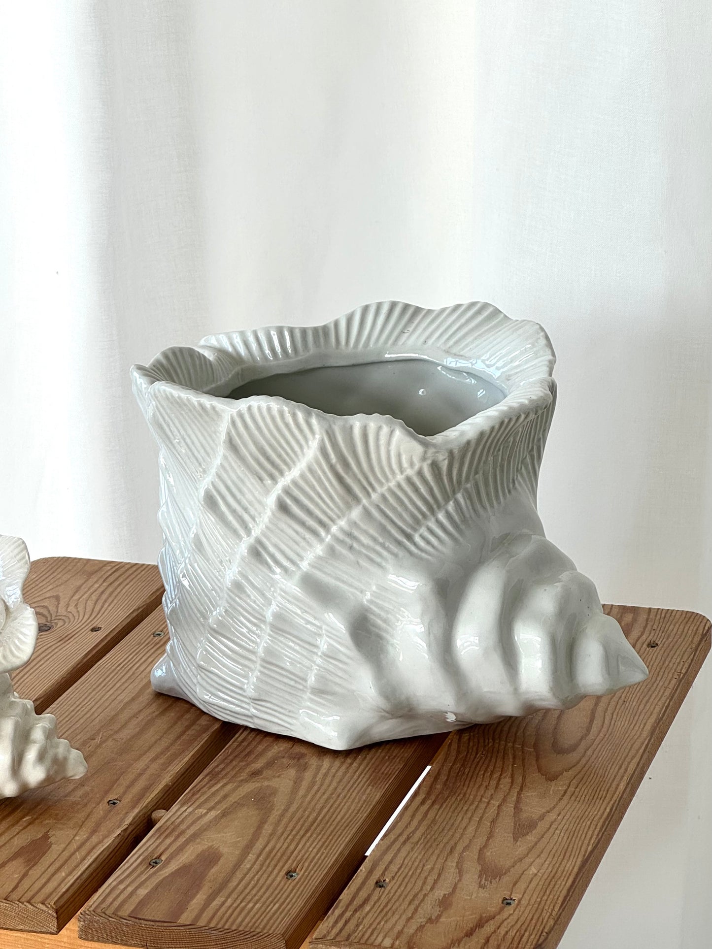 Ceramic clam pots