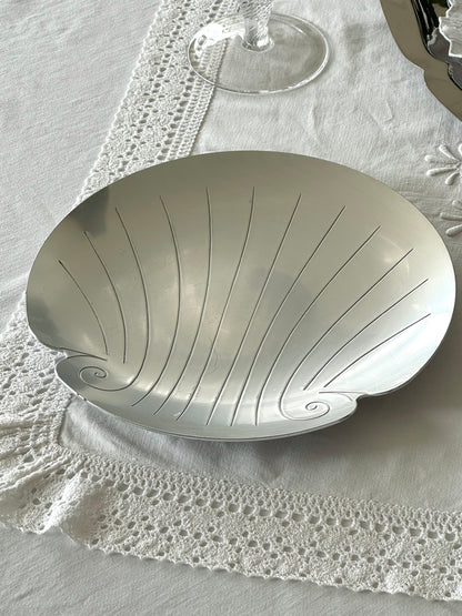 Vintage clam dish