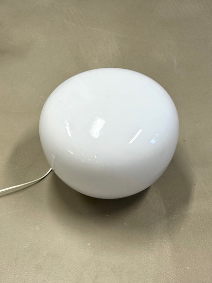 “Jonisk” lamp
