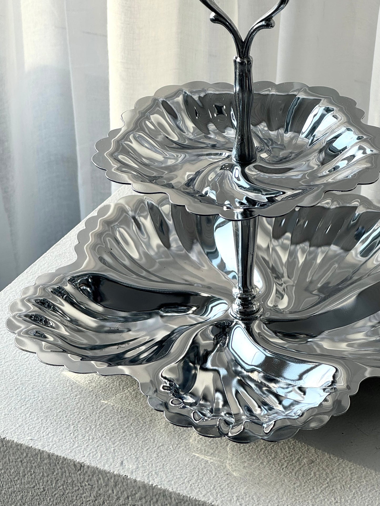 Swirling etagere