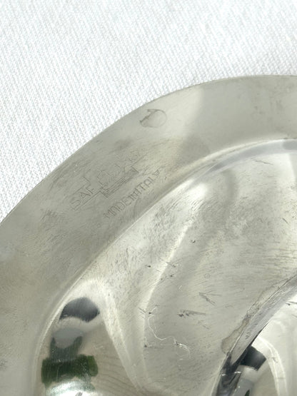 Ruffled Italian dishes slim