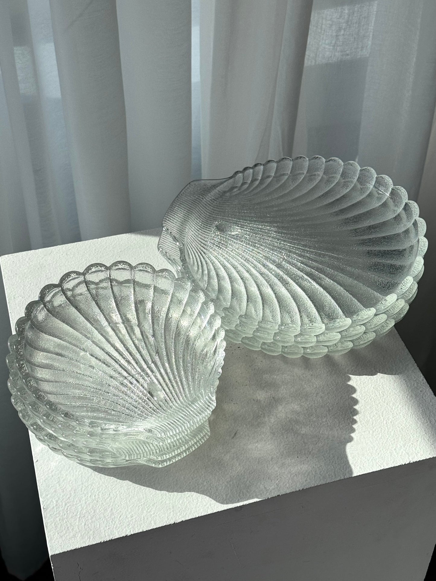 Glass clam plates