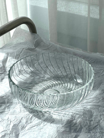 Swirling bowl