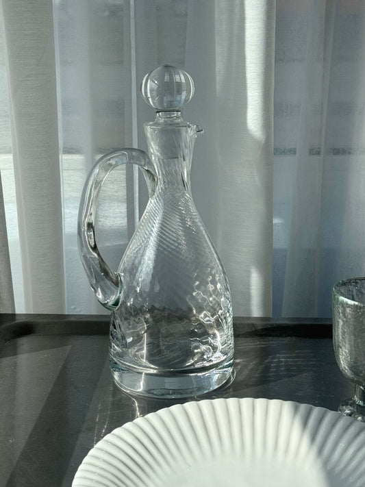 Swirling carafe