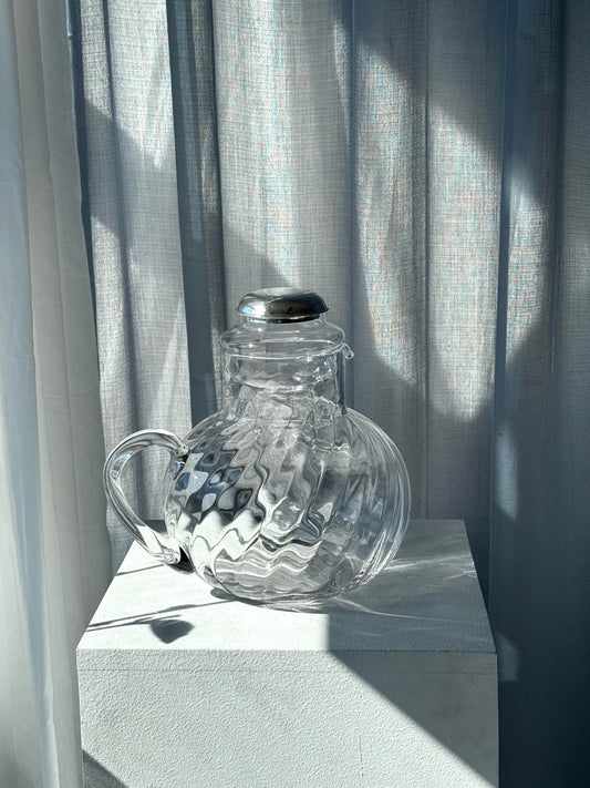 Swirling jug