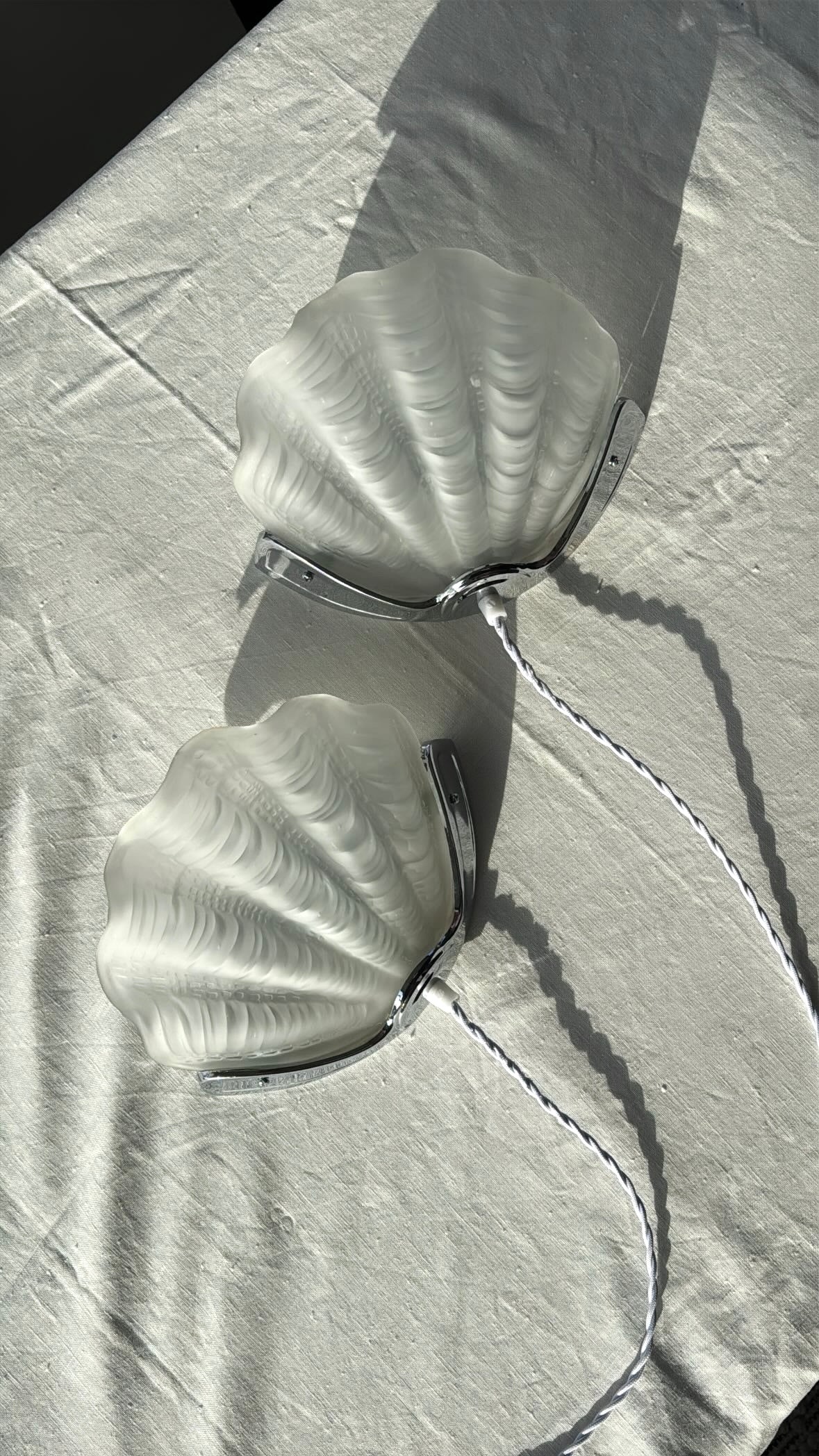 Art deco clam lamp