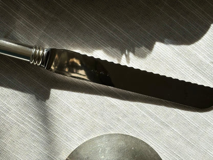 Bread knife