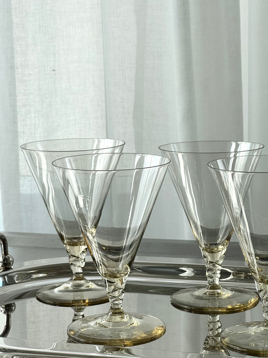 Swirl cocktail glasses