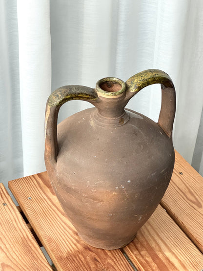 Amphora vase