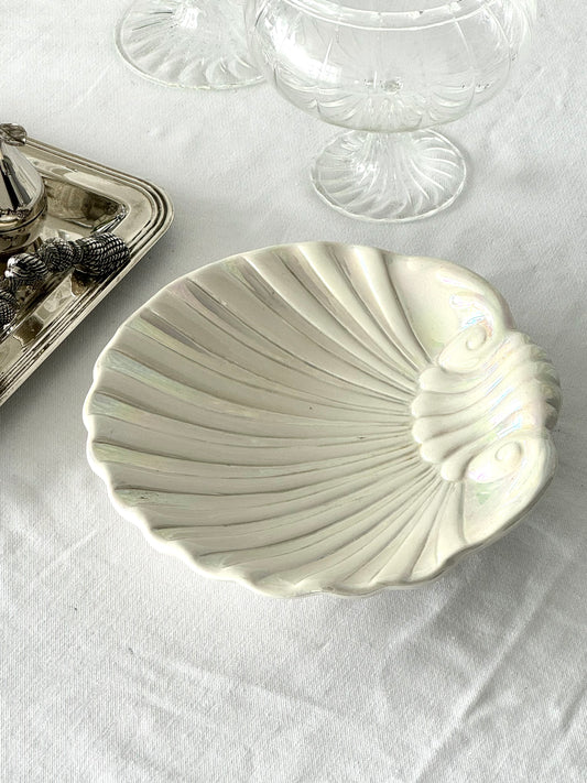 Ceramic clam dish