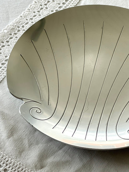 Vintage clam dish