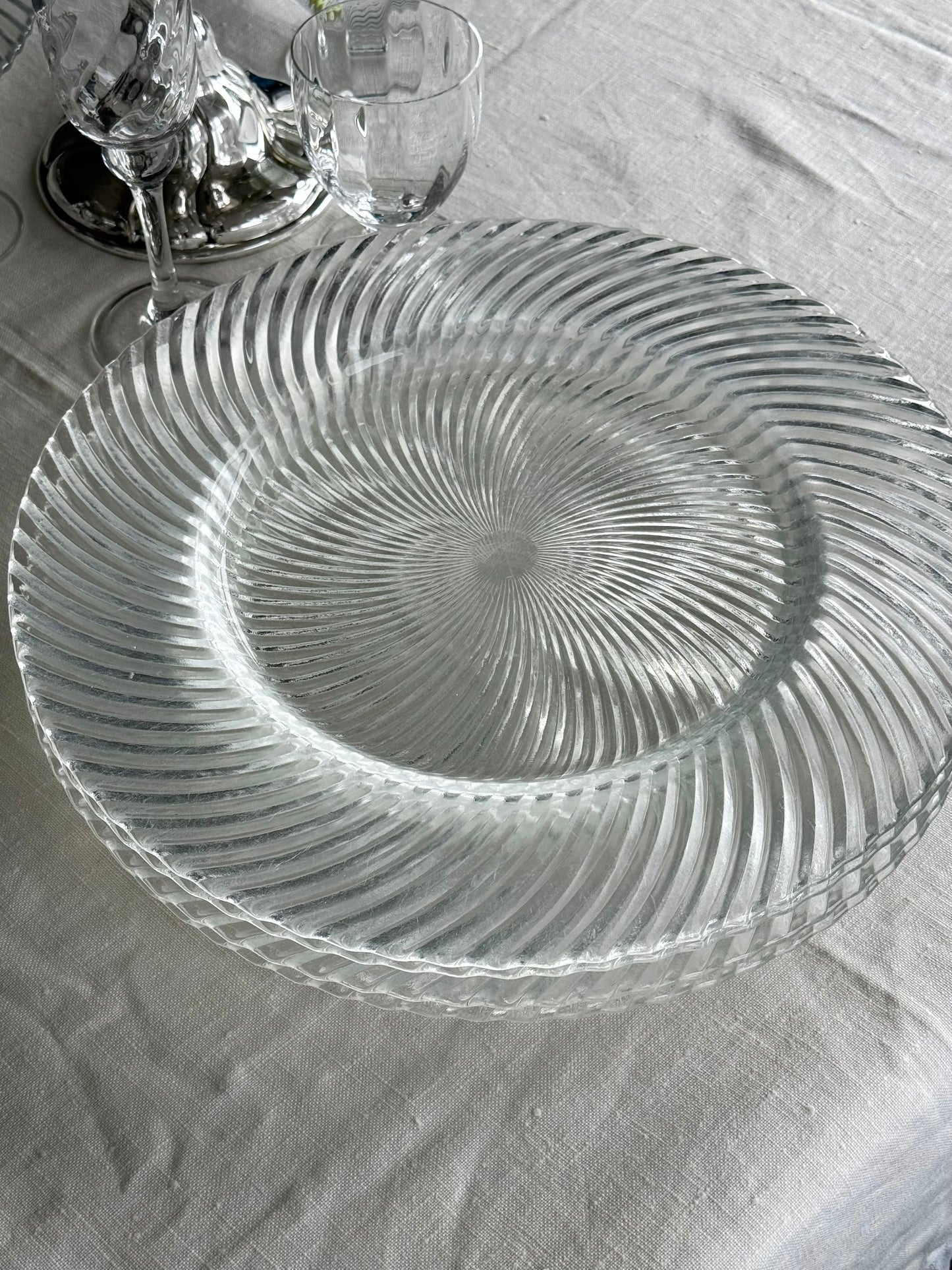 Swirling plates