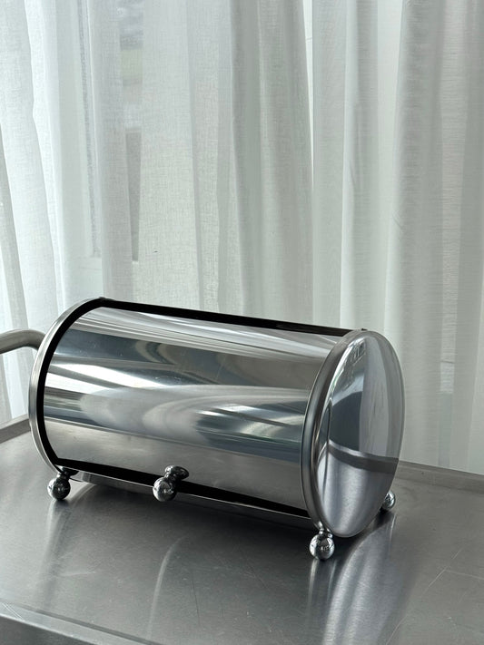 Chrome bread case
