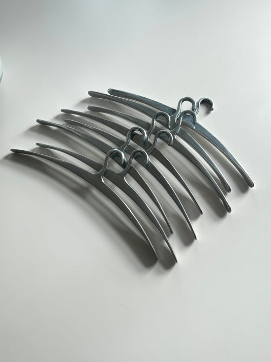 Aluminium hangers