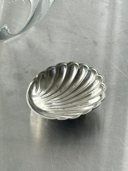Silver plated clam