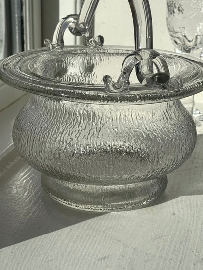 Ice bucket