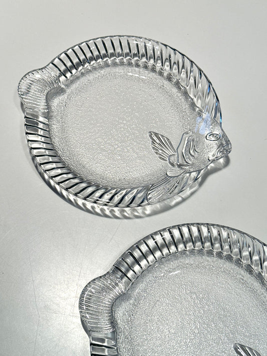 Glass fish plate