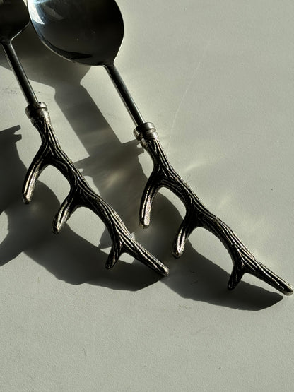 Salad servers