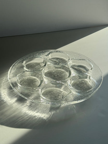 Structured glass dish
