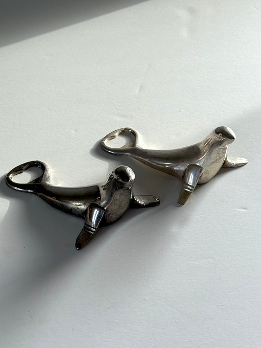 Seal bottle opener