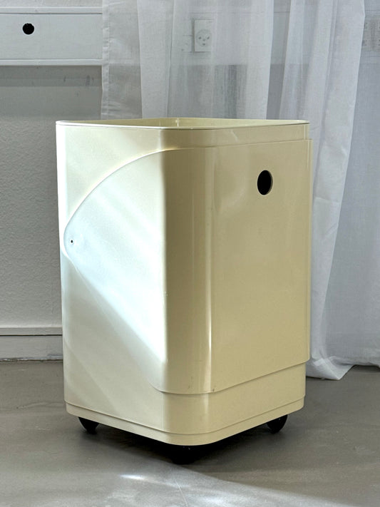 Kartell componibili laundry bin