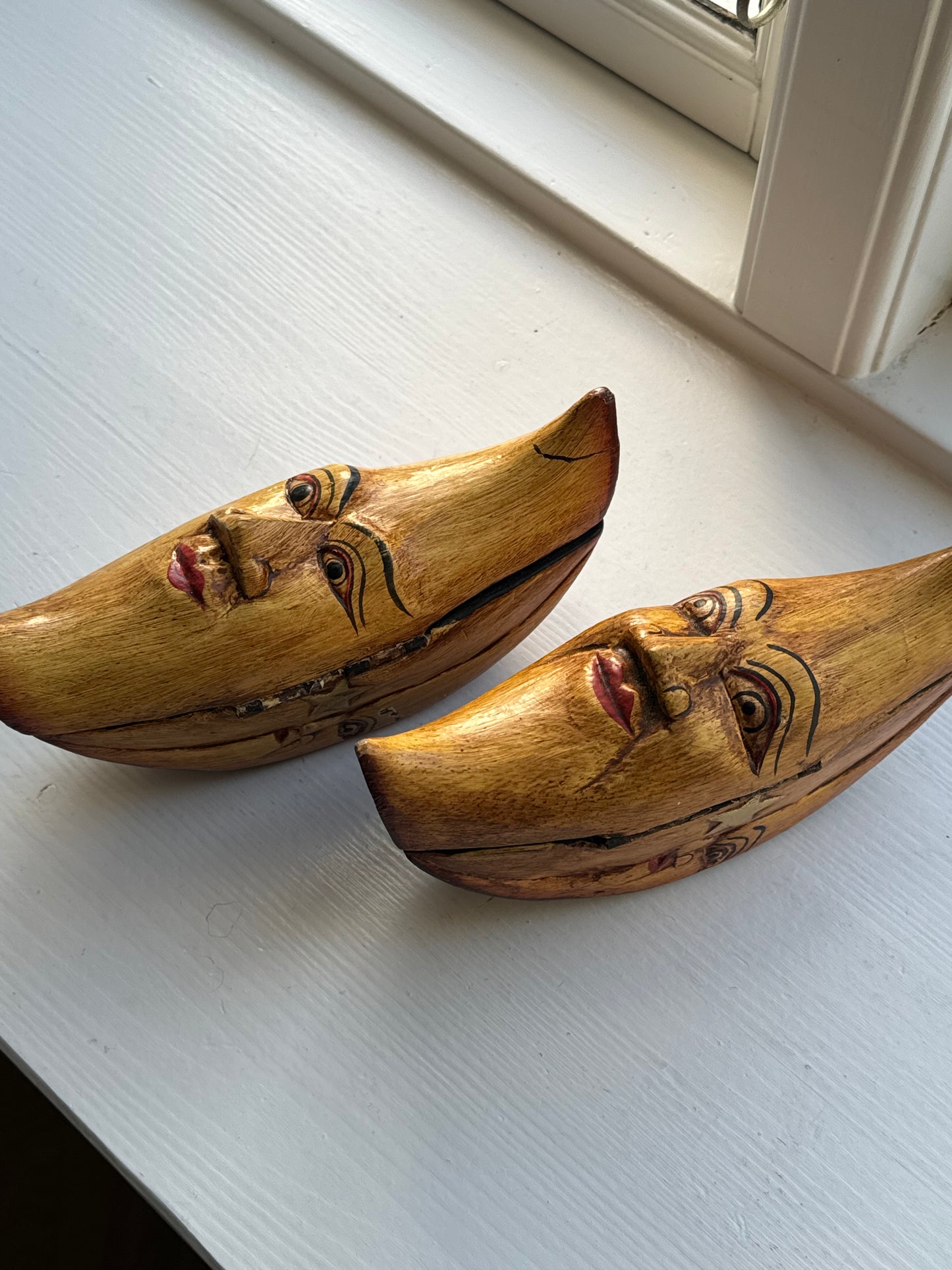 Wooden moon box