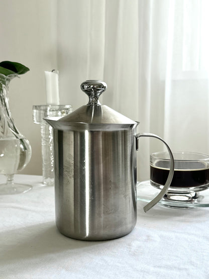 Steel plunger jug