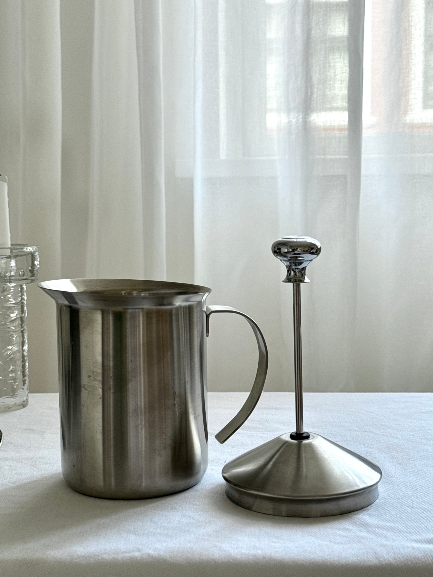 Steel plunger jug