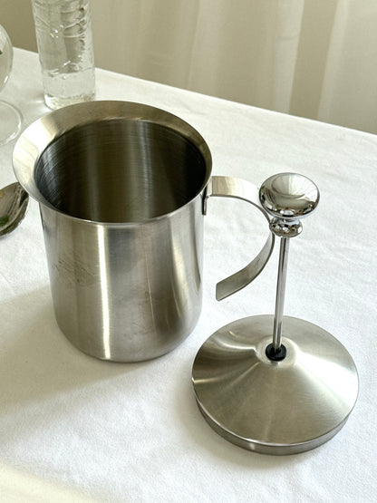 Steel plunger jug
