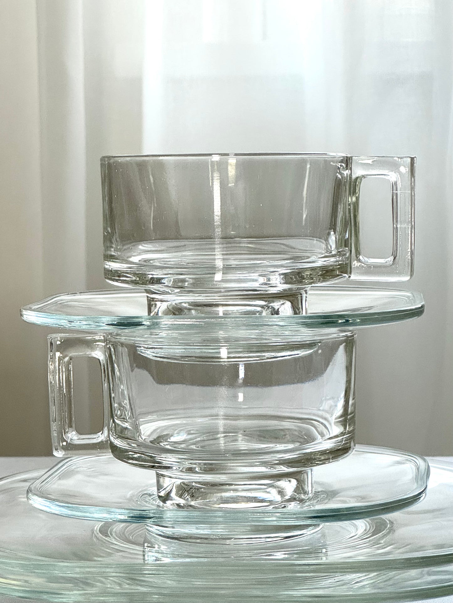 Joe colombo cups and plates