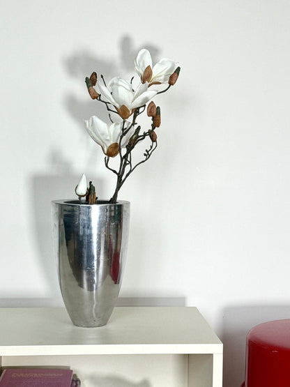 Aluminium vase