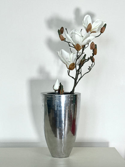 Aluminium vase