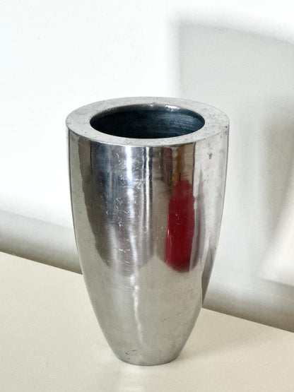 Aluminium vase