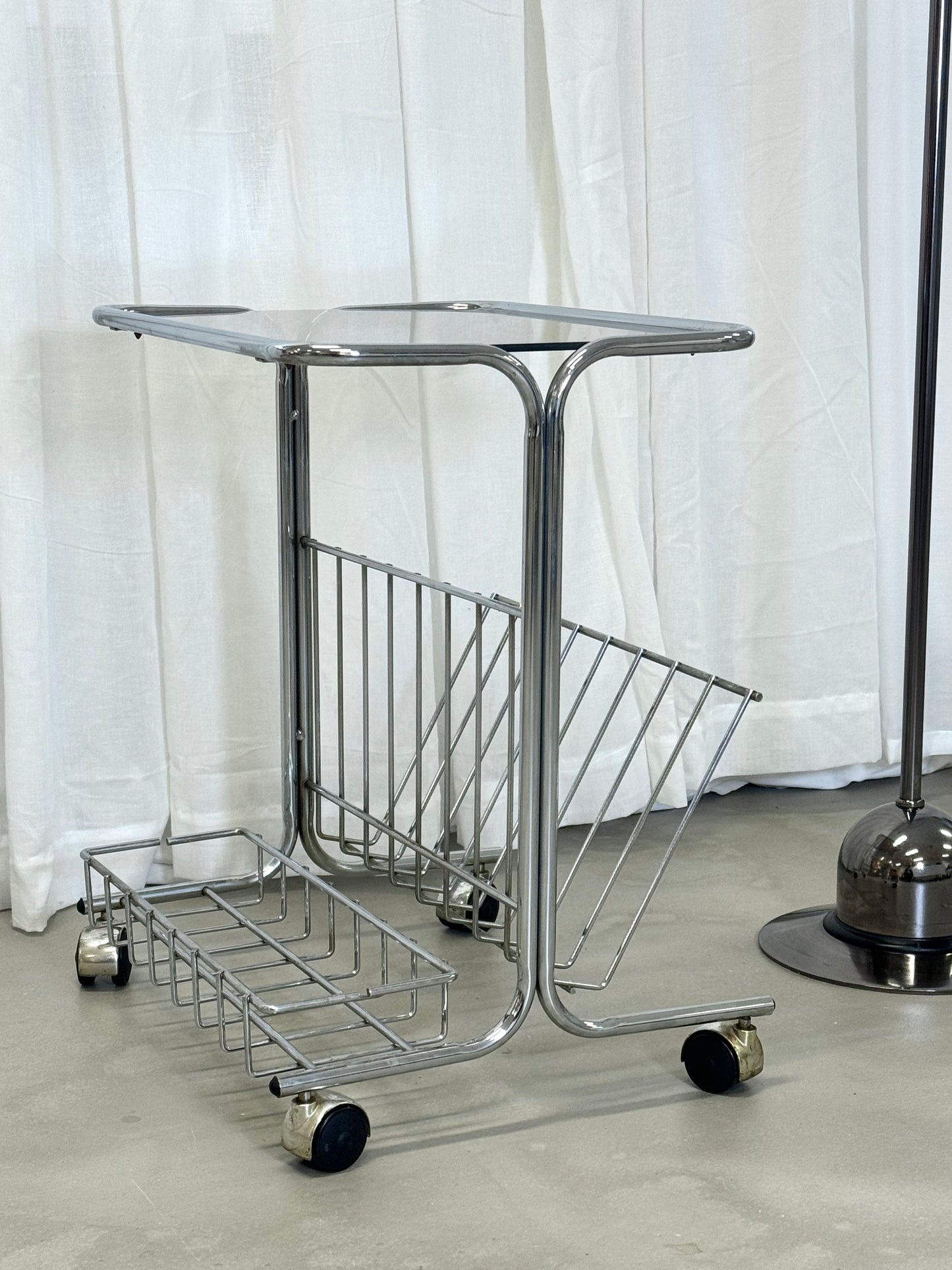 Bar table on wheels
