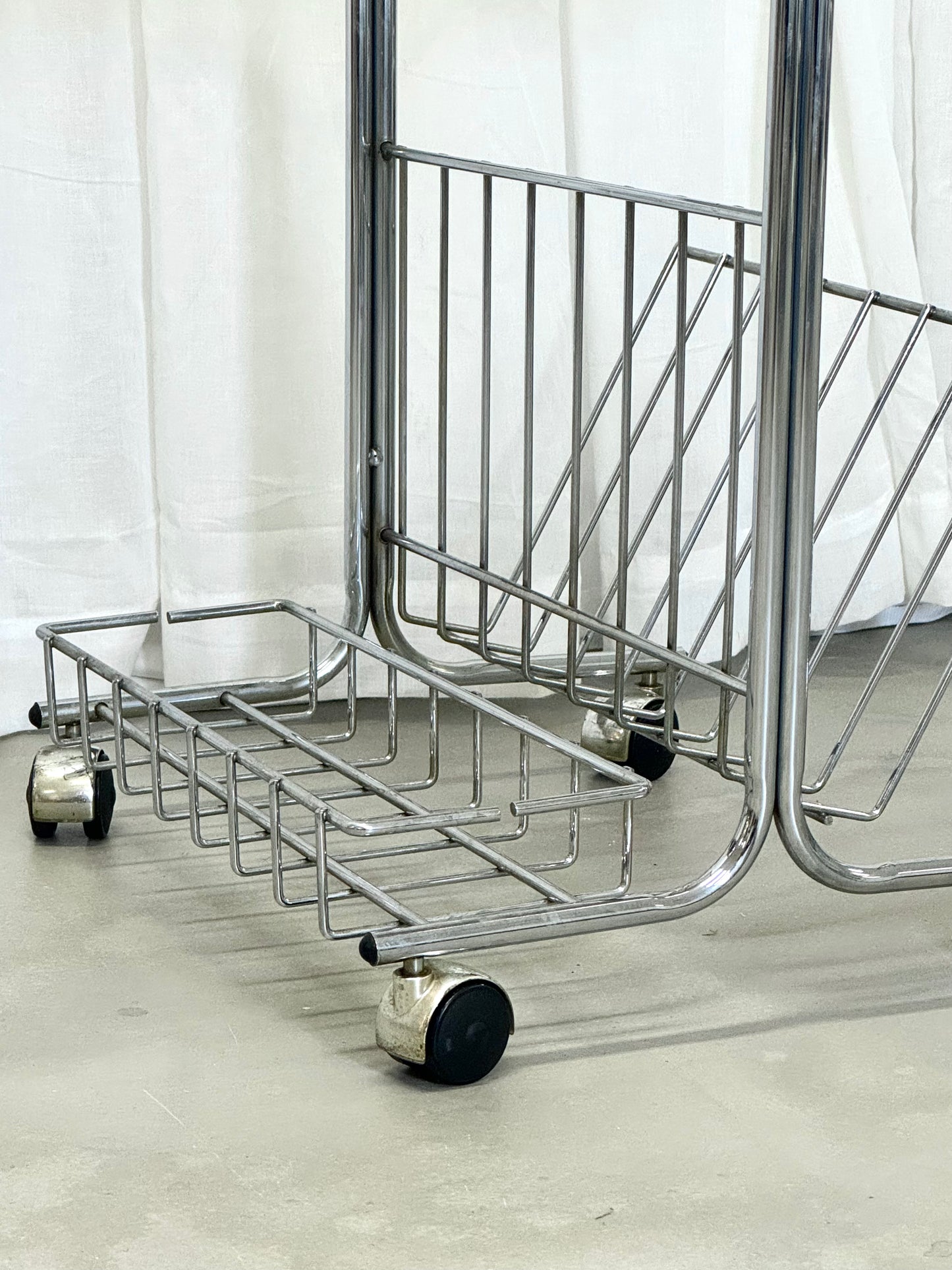 Bar table on wheels