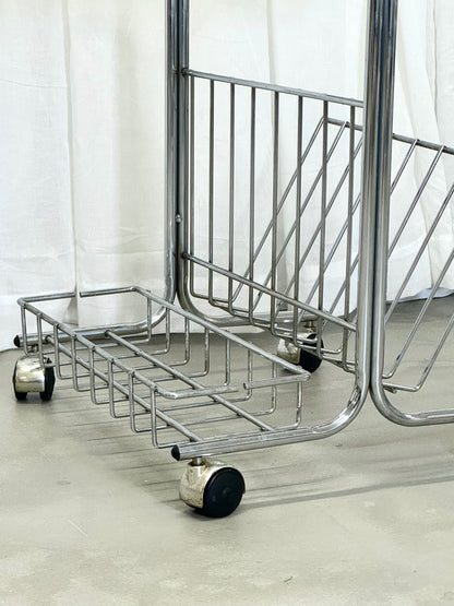 Bar table on wheels