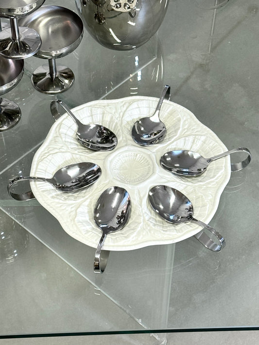 Serving spoons