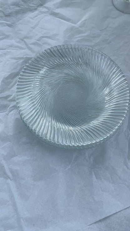 Swirl glass plates